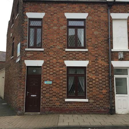 Browns Holiday Cottage Filey Bagian luar foto