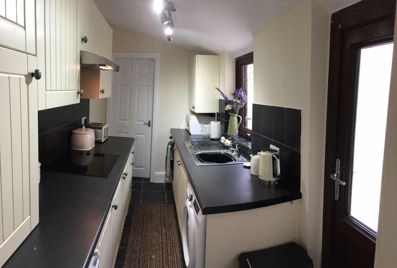 Browns Holiday Cottage Filey Bagian luar foto