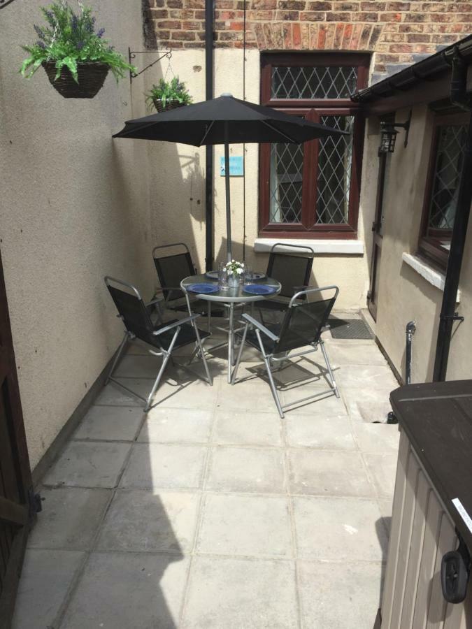 Browns Holiday Cottage Filey Bagian luar foto