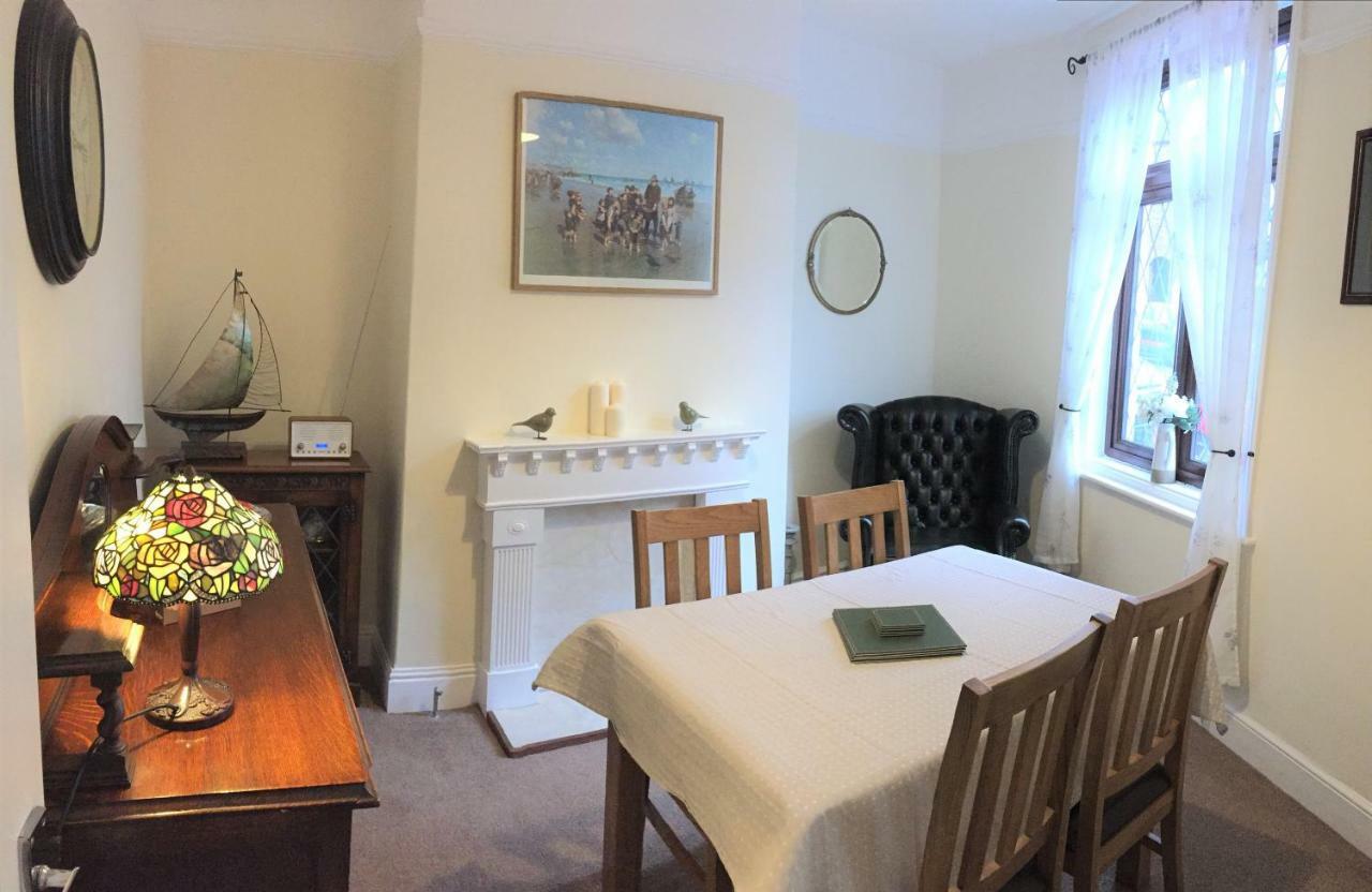 Browns Holiday Cottage Filey Bagian luar foto