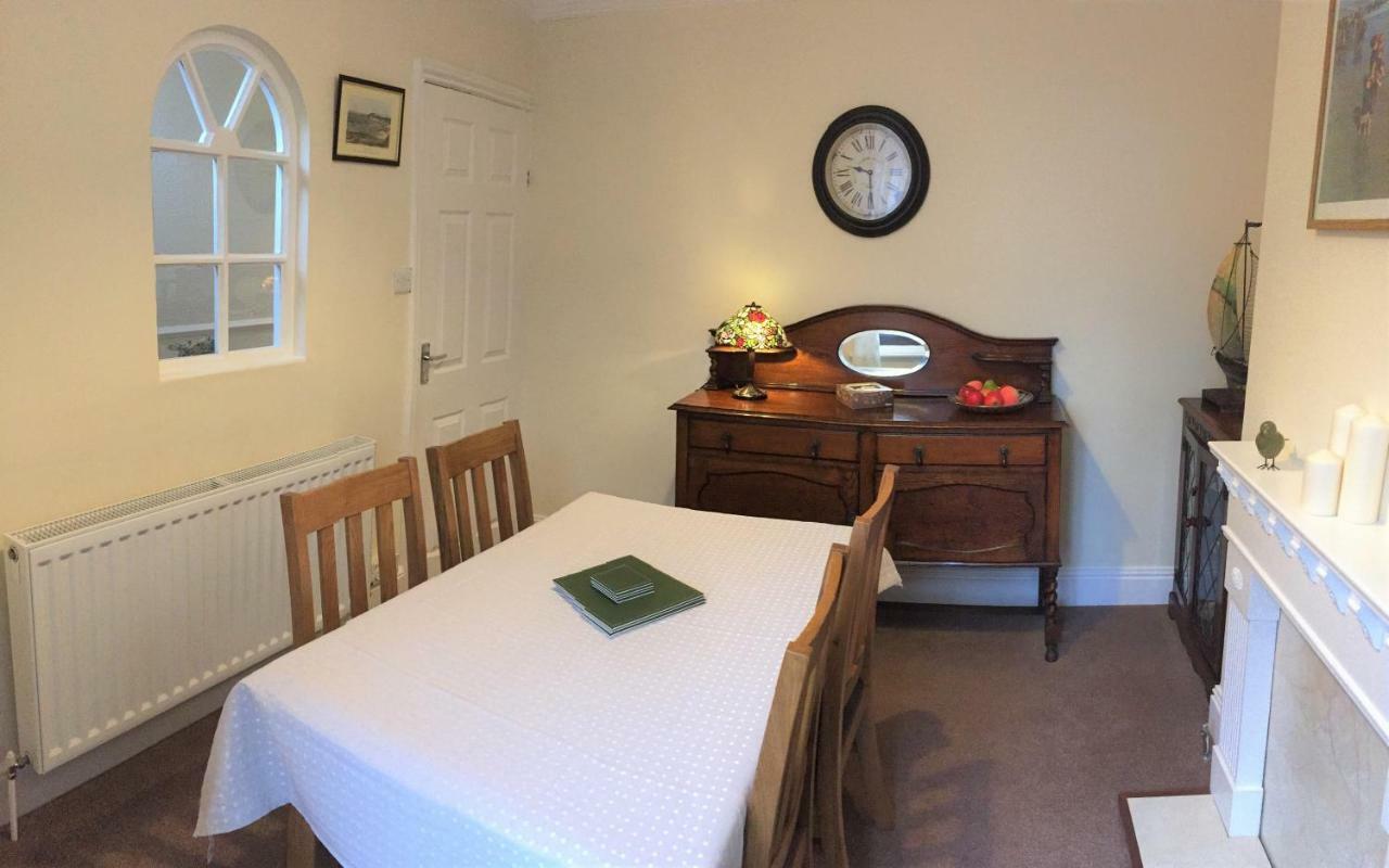 Browns Holiday Cottage Filey Bagian luar foto