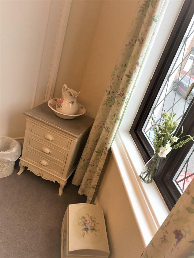 Browns Holiday Cottage Filey Bagian luar foto